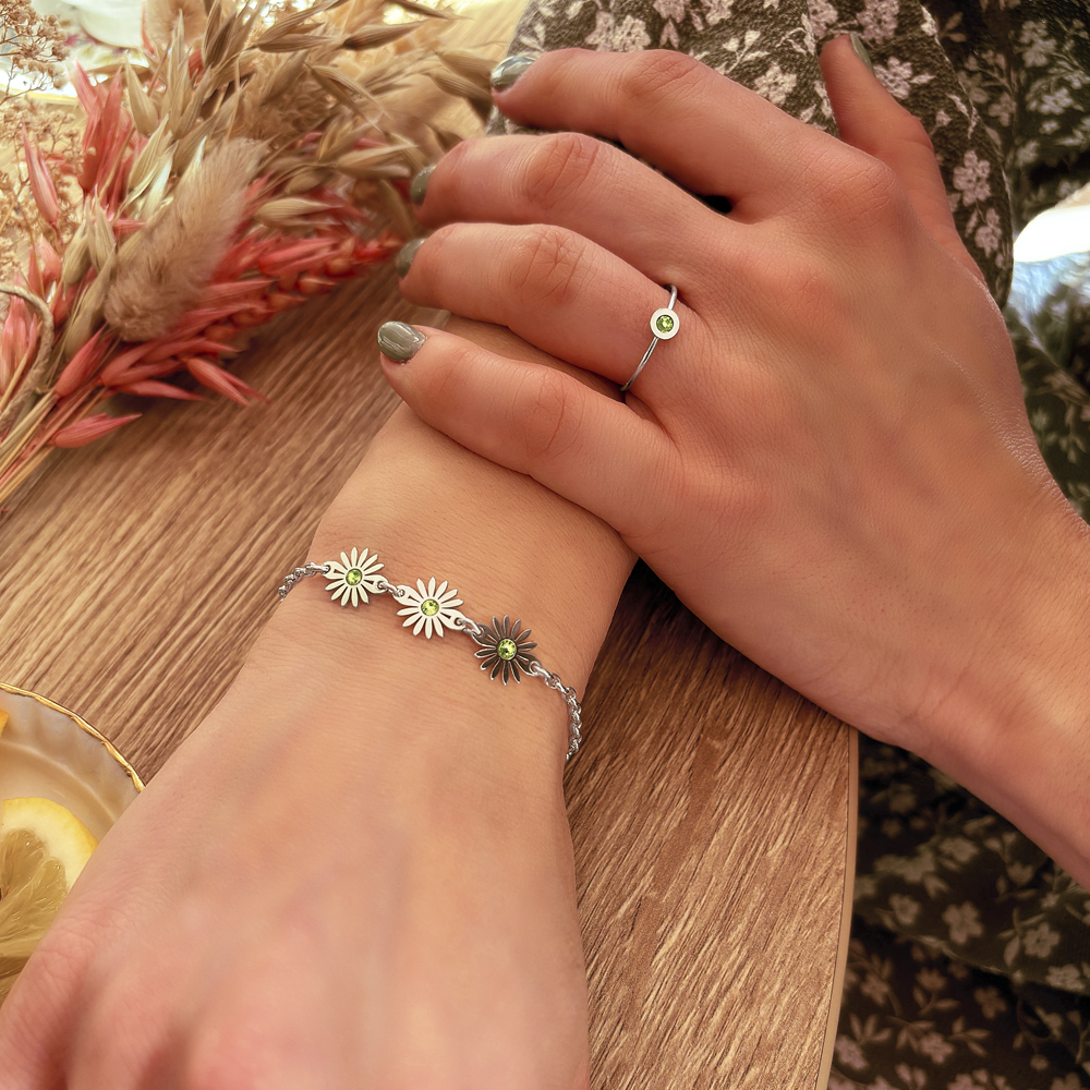 Armband mit drei Gänseblümchen mit Geburtssteinen