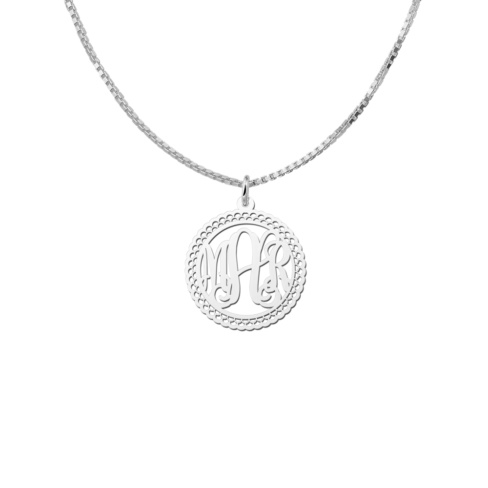 Monogramm Schmuck mit Verzierung