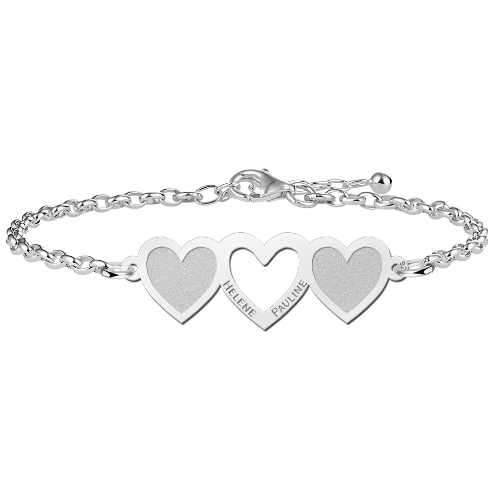 Silbernes Armband mit drei Herzchen