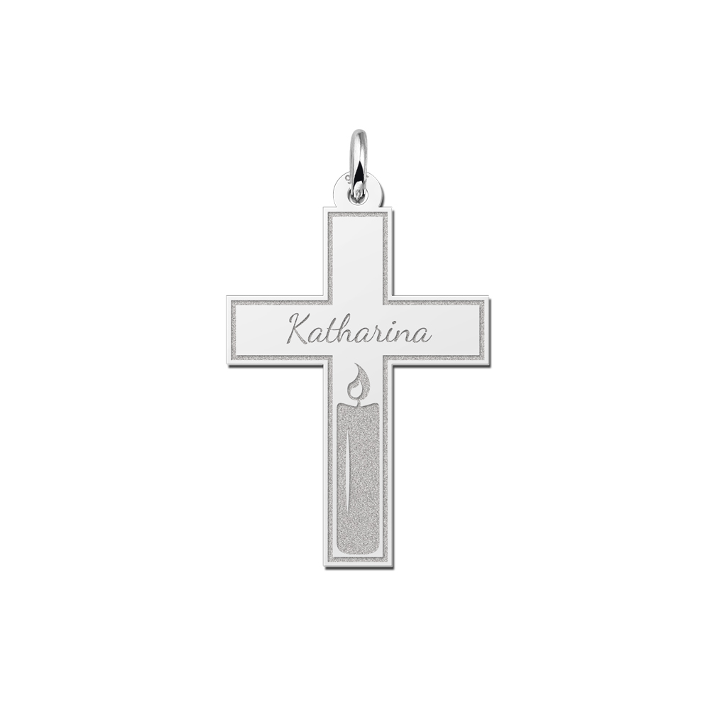 Silbernes Kommunionskreuz mit Gravur und ausgeschnittener Kerze