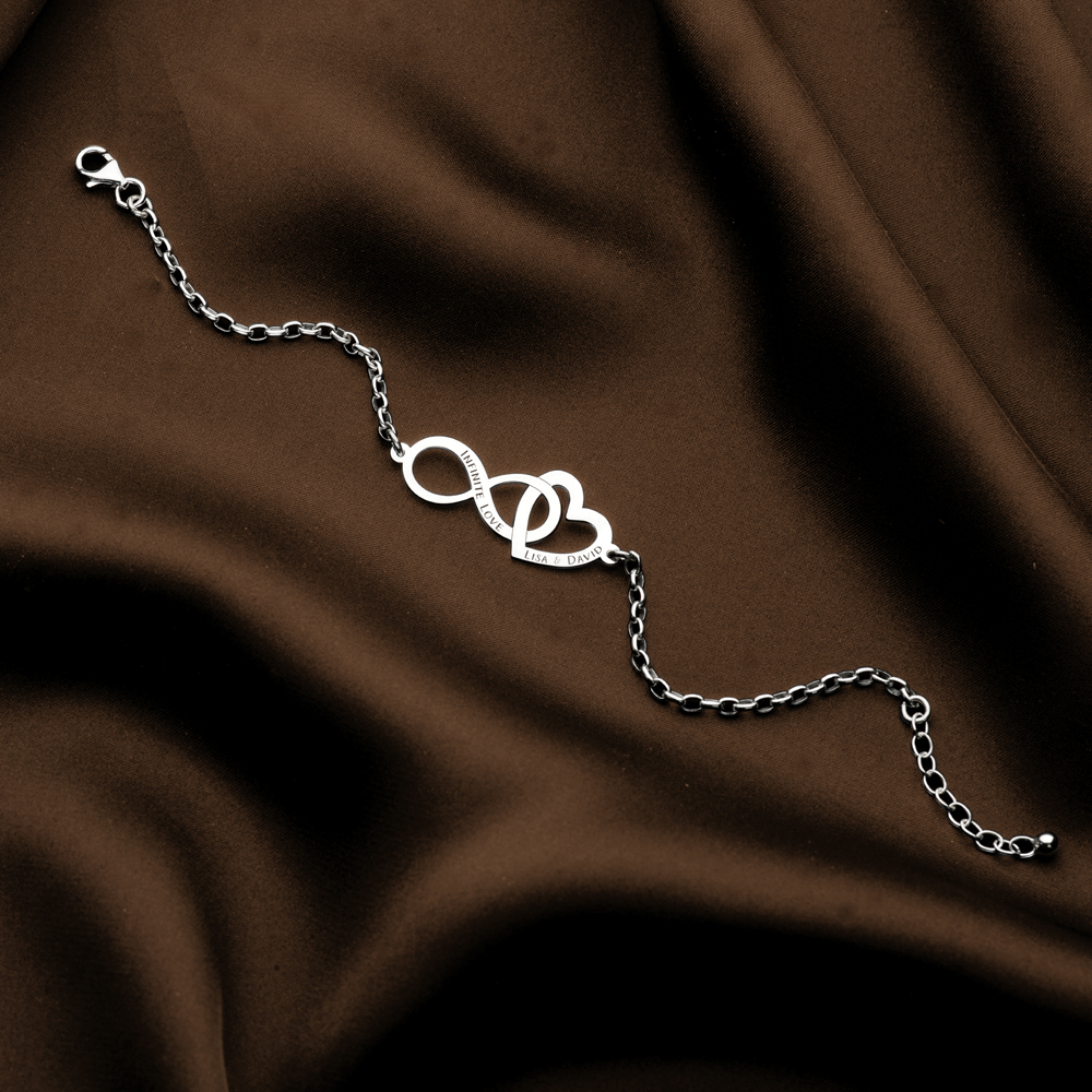 Silbernes Infinity Armband mit Herz und Namen