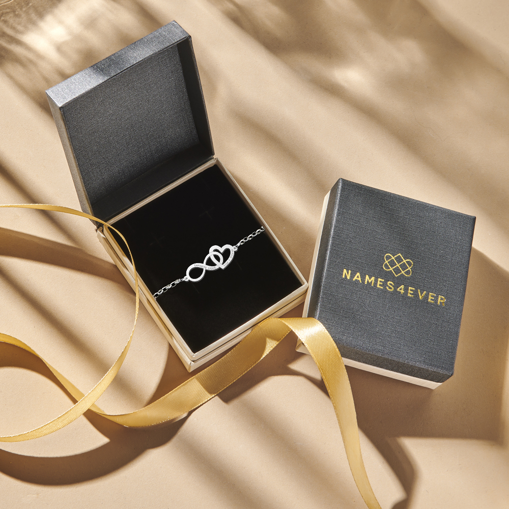Silbernes Infinity Armband mit Herz und Namen