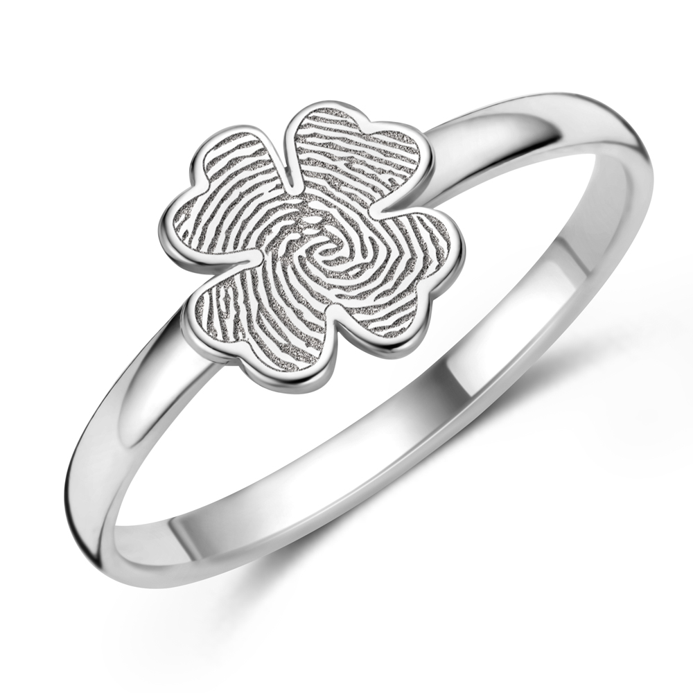 Silberring mit Kleeblatt und Fingerabdruck